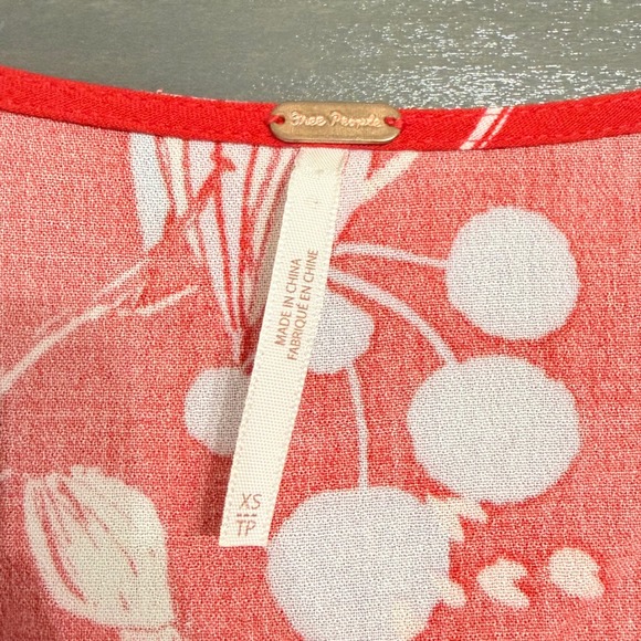 Free People Red Floral V Neck Long Sleeve Babydoll Tunic Top or Dress XS - Picture 4 of 7